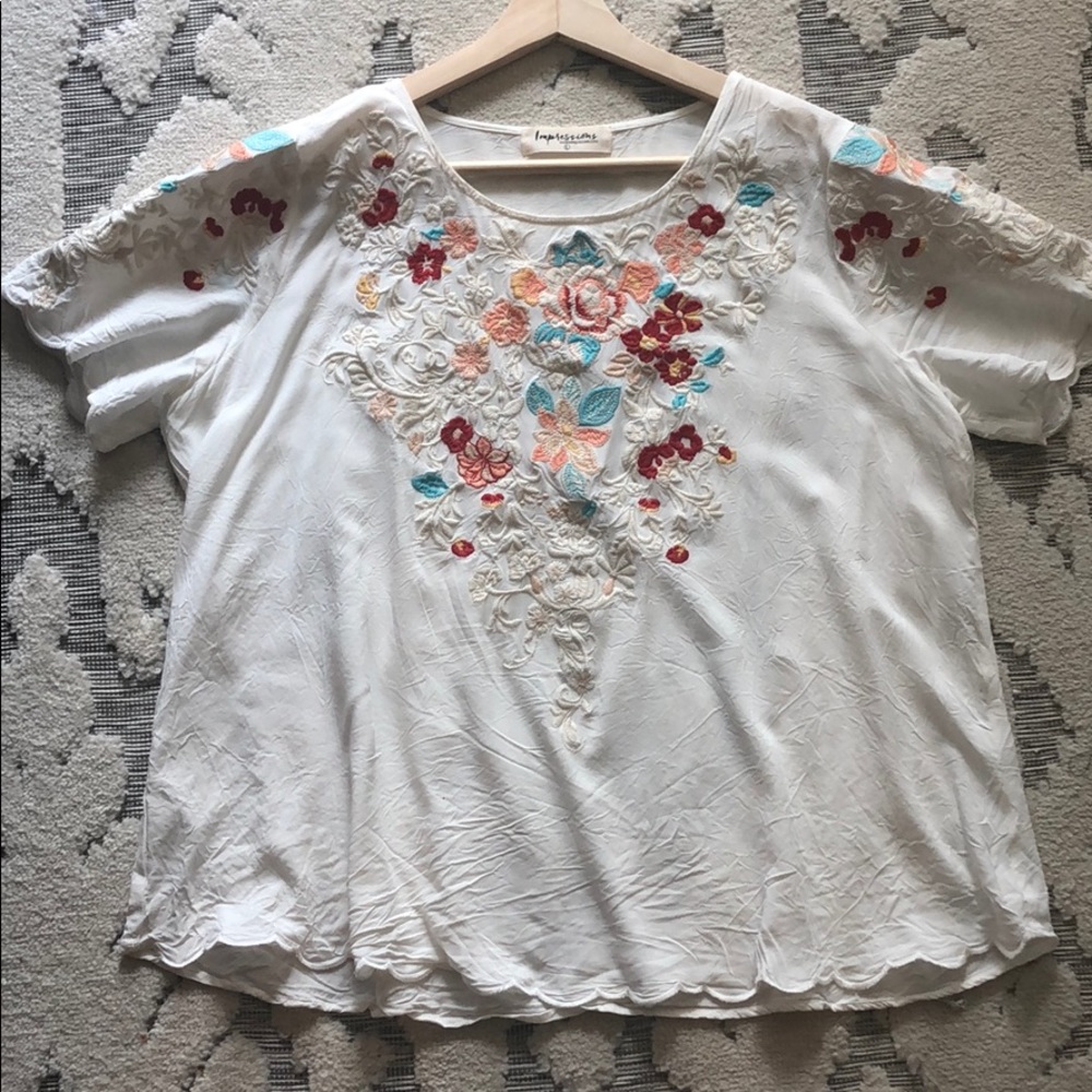 Floral embroidered blouse- Size large